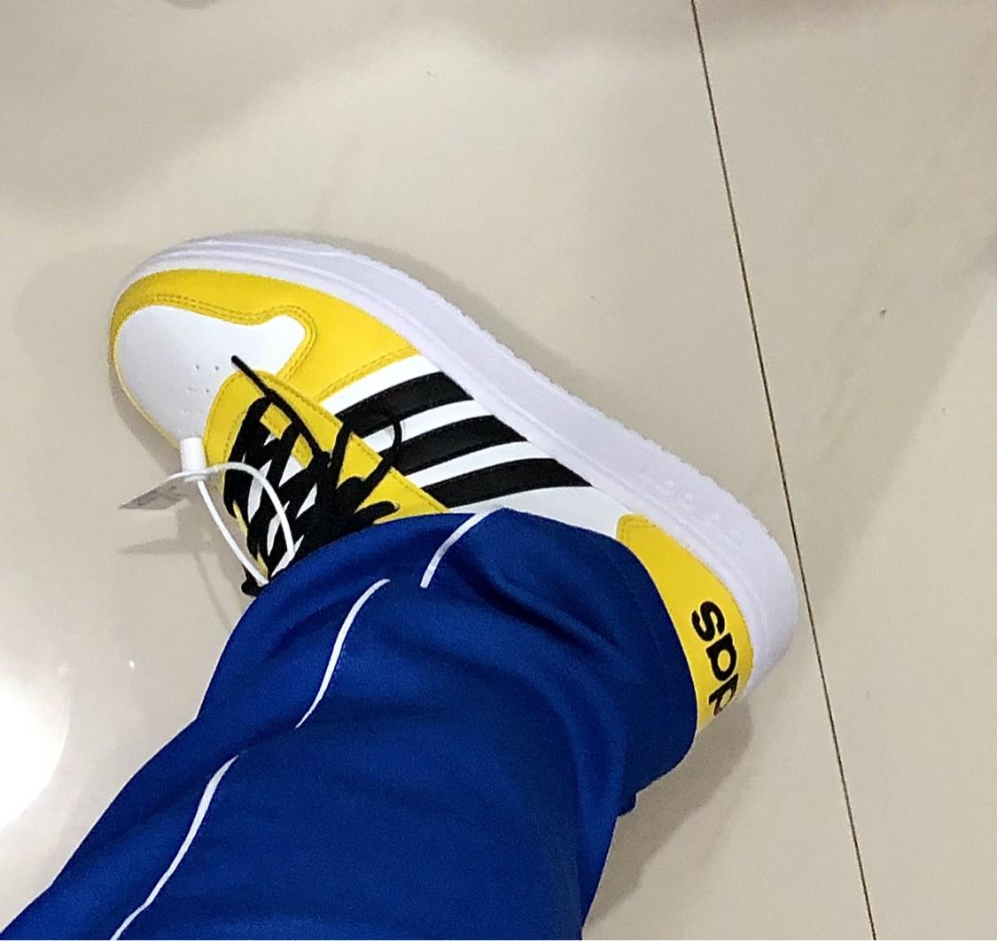 好帅的小众亮黄阿迪